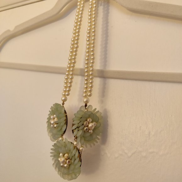 Faux Jade and Pearl Floral Fashion Necklace - Picture 10 of 11